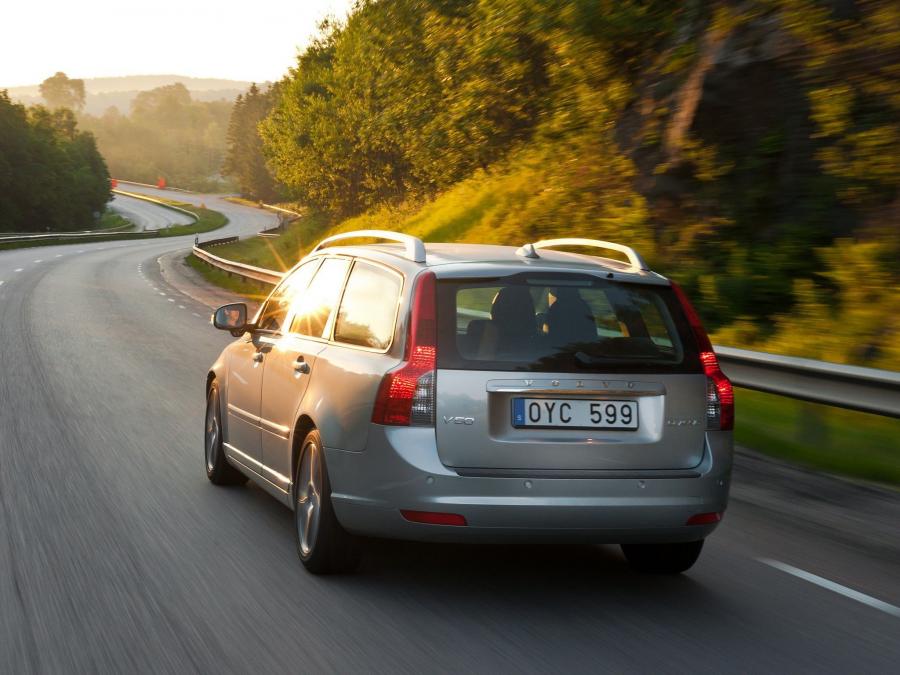  Volvo V50 Classic 2011 года  (фото 5 из 15)